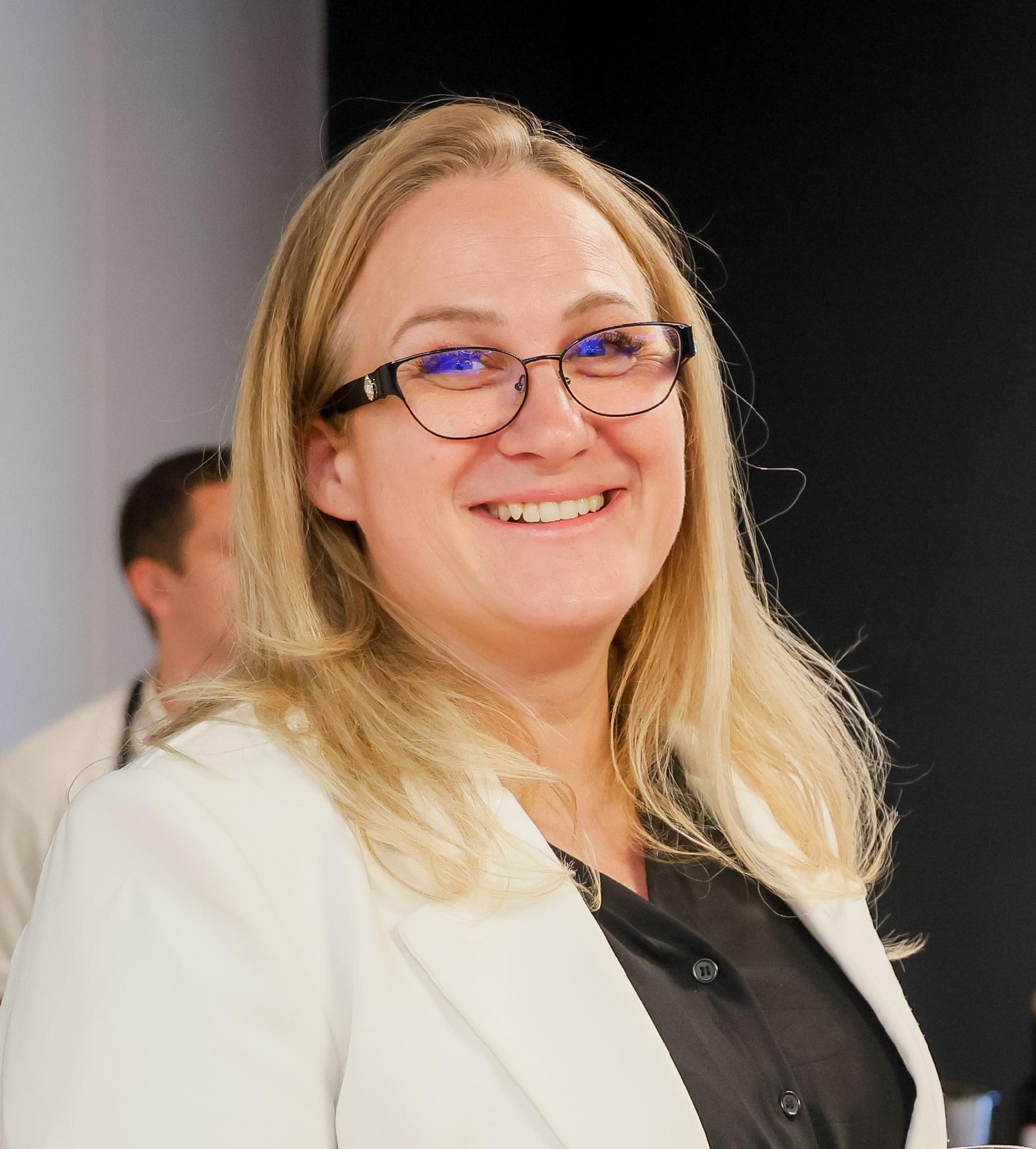 Елена Максимович